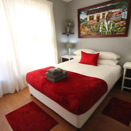Saltycrax Backpackers And Surf Hostel By Curiocity Bloubergstrand Esterno foto