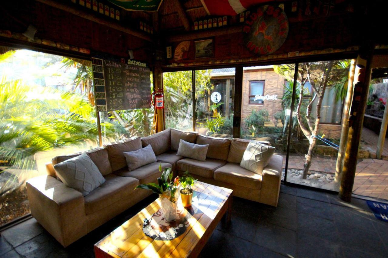 Saltycrax Backpackers And Surf Hostel By Curiocity Bloubergstrand Esterno foto