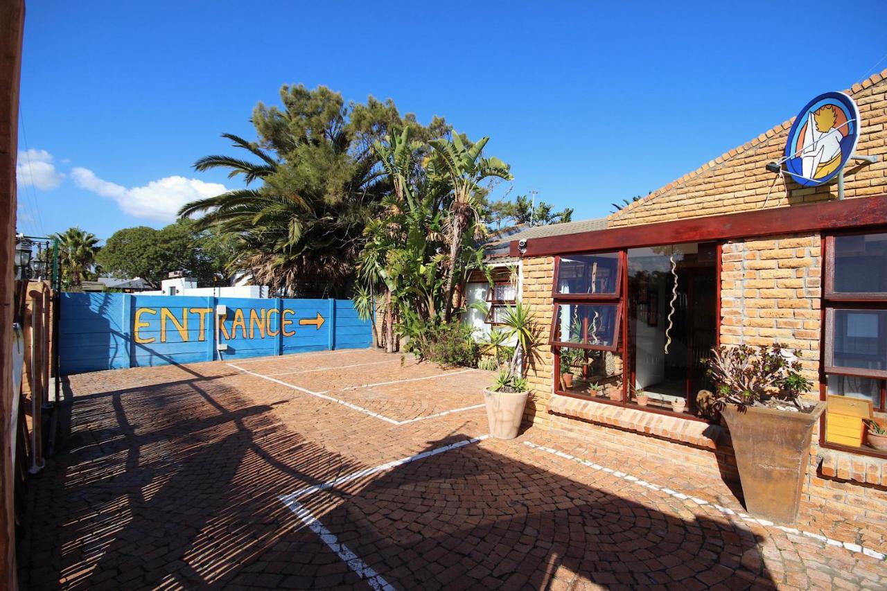 Saltycrax Backpackers And Surf Hostel By Curiocity Bloubergstrand Esterno foto