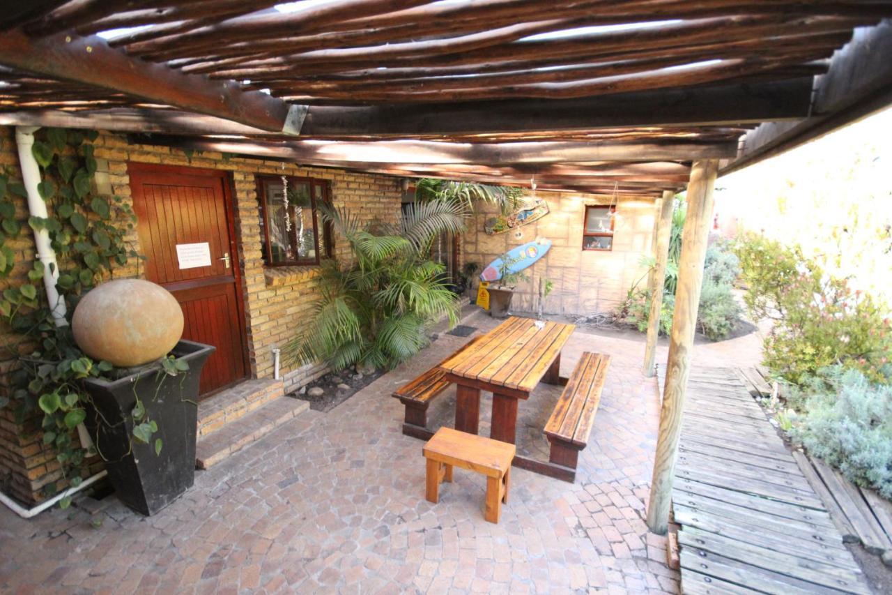Saltycrax Backpackers And Surf Hostel By Curiocity Bloubergstrand Esterno foto